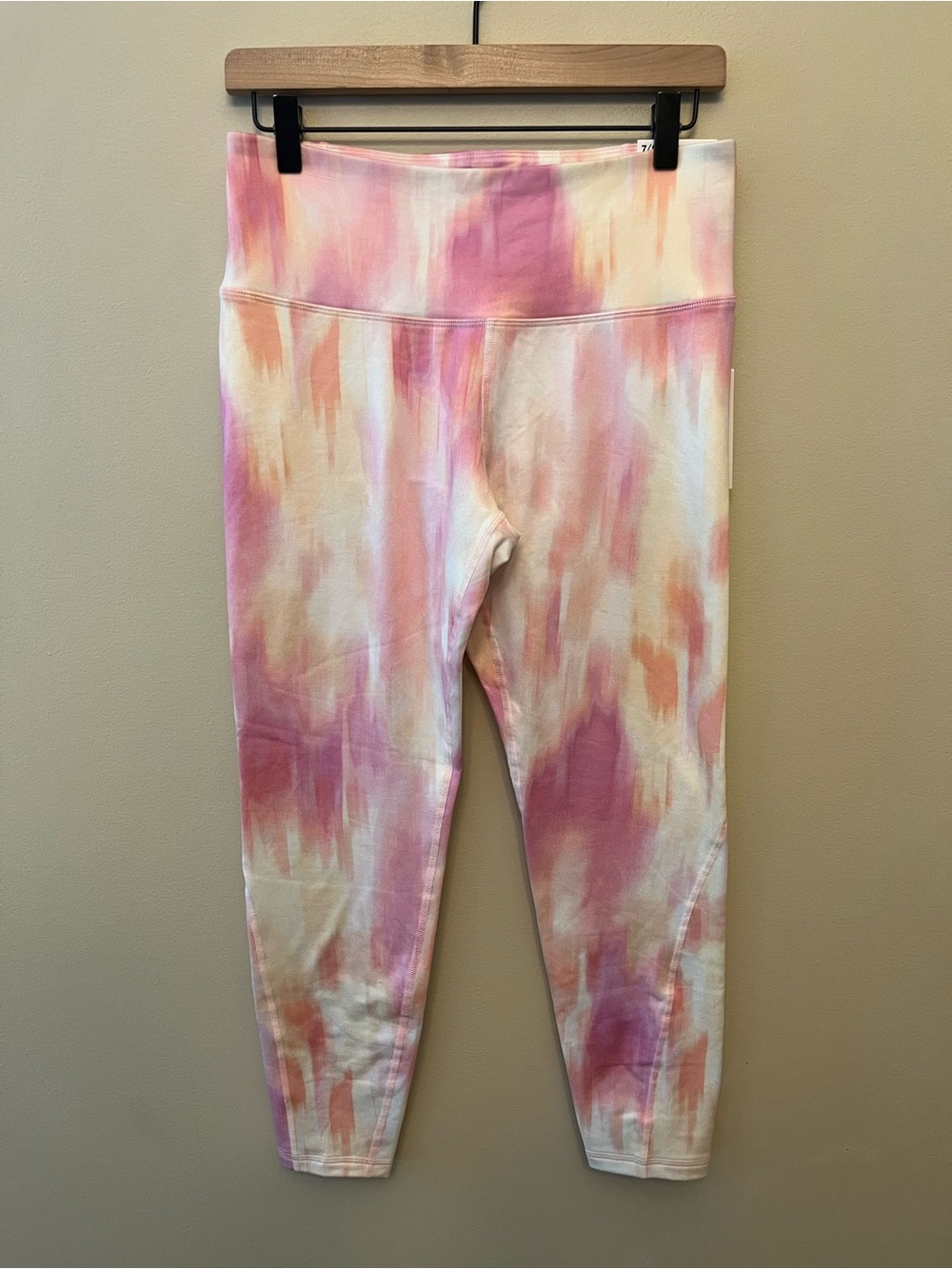 NWT Old Navy Active 7/8 Ankle High Rise Leggings Women's Size Large Pink Tie-Dye